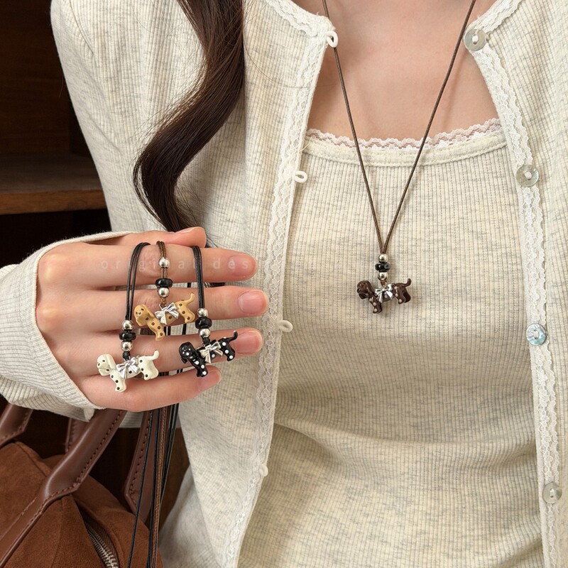 Korean blogger's same style polka dot dachshund necklace, sweet and cool cute collarbone chain, niche design long sweater chain Korean blogger's same style polka dot dachshund necklace, sweet and cool cute collarbone chain, niche design long sweater chain