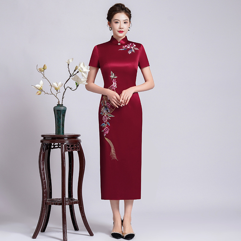 Xi mother-in-law wedding dress new mother dress cheongsam women's new Chinese acetate satin embroidery long cheongsam spring
