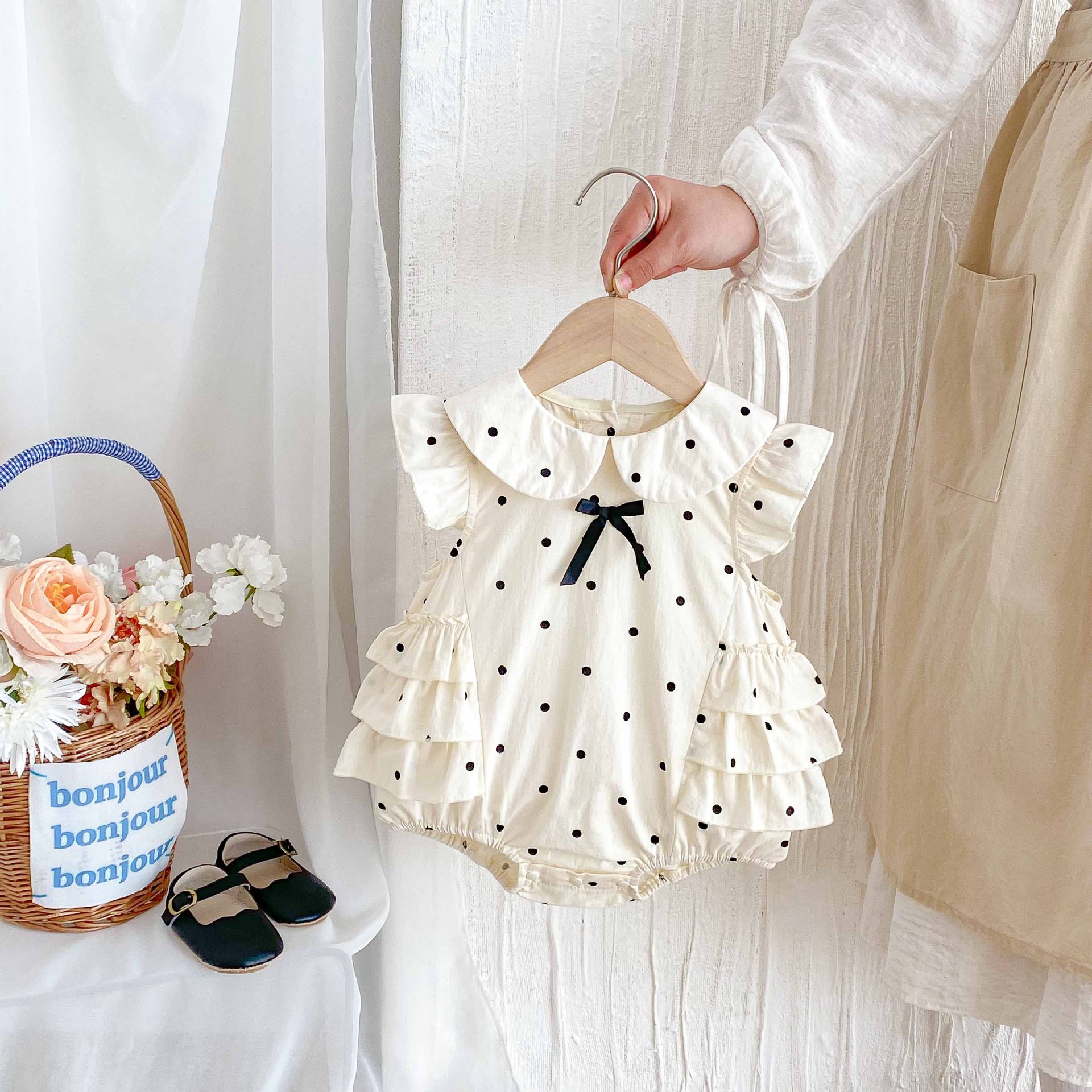 Tutina da bambina senza maniche, ideale per il primo compleanno (100 giorni), perfetta per la principessa._voghion.com
