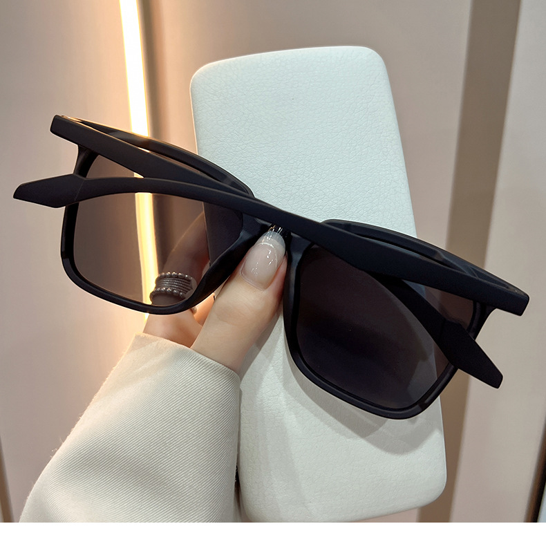 Fashionable Women's Tr90 Sunglasses, Uv Resistant Gradient Lens_voghion.com