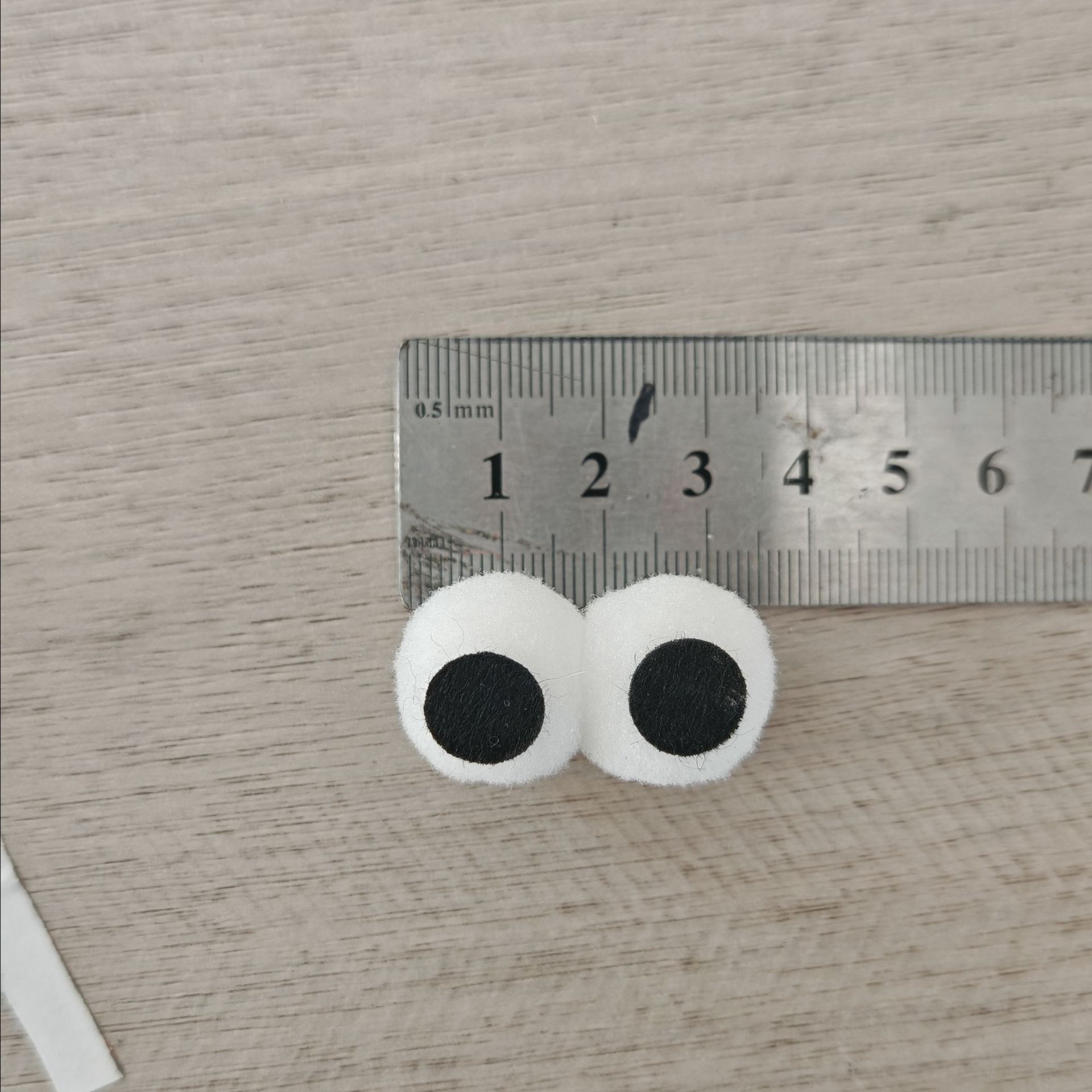 Bola de piel de dibujos animados lindo ojos grandes accesorios DIY ropa zapatos y calcetines muñeca de peluche bola de peluche accesorios para los ojos