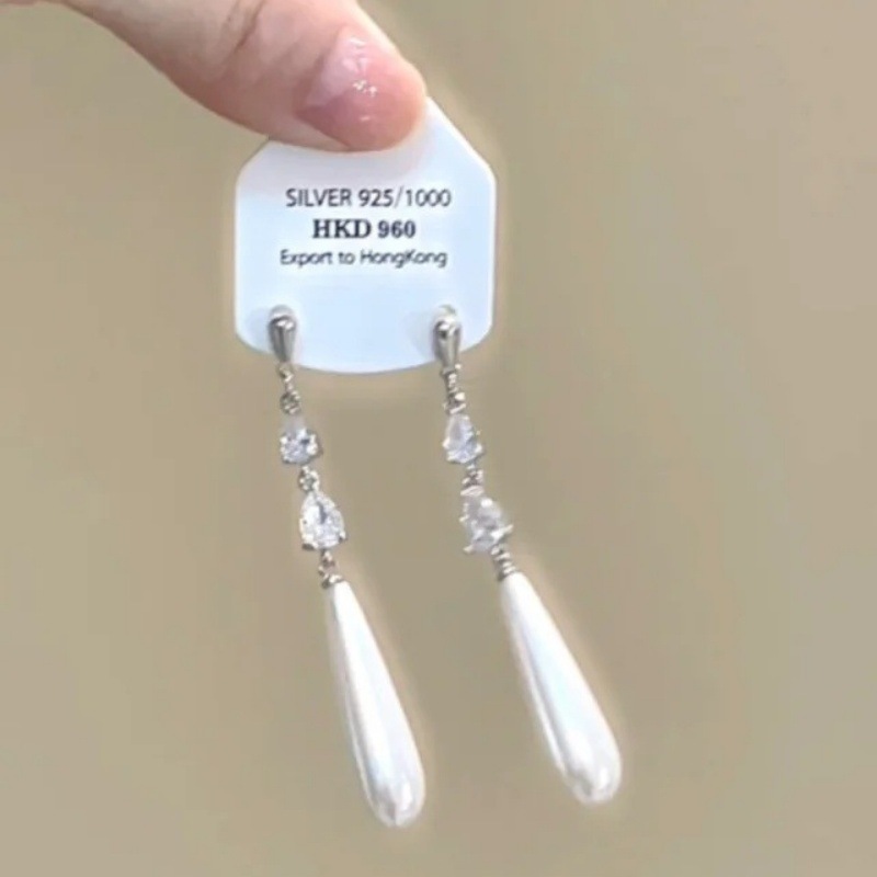 ニッチなデザインの高級ブルーバタフライパールイヤリング、女性用、2025年夏の新作人気ファッションイヤリング