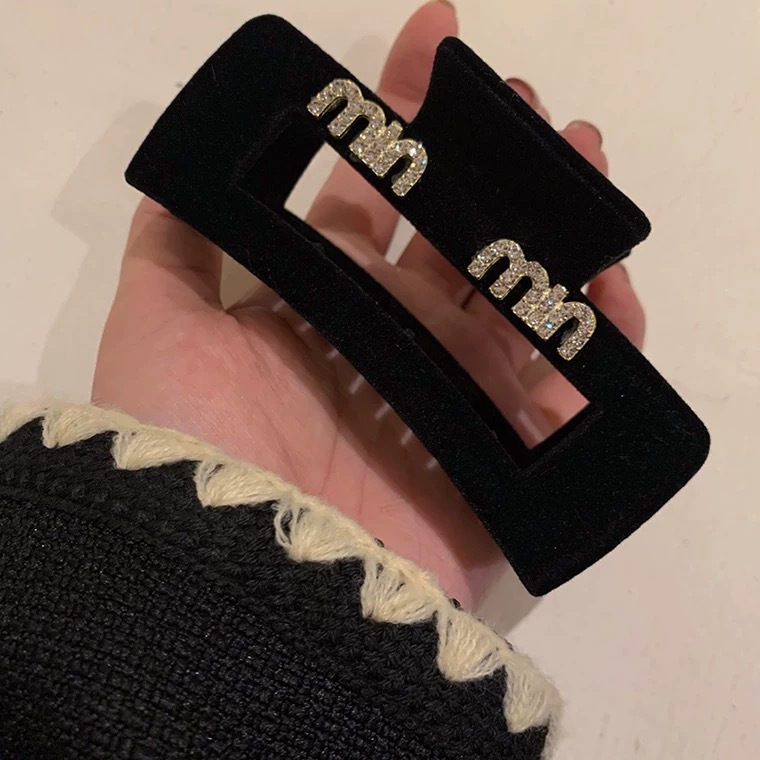 高级感小香风盘发鲨鱼夹抓夹女黑色复古水钻发夹发饰义乌头饰饰品