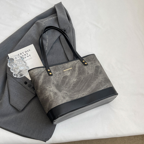 Fashionable casual large-capacity tote bag for women new 2024 large bag fashionable contrast color commuter bag trendy shoulder bag