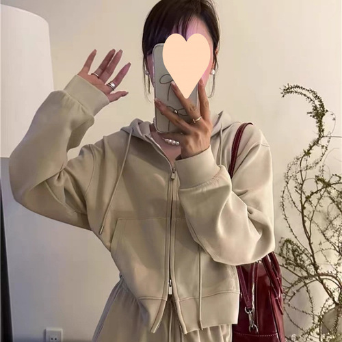 Early Spring Set with Tea-Centric Two-Piece Women's High-End Hooded Sweatshirt and Wide-Leg Pants for Sporty Leisure