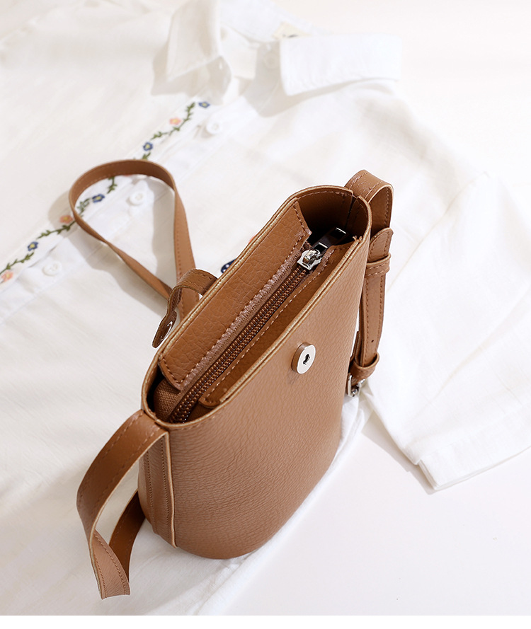 Women's Pu Leather Solid Color Basic Bucket Zipper Buckle Phone Wallets display picture 22