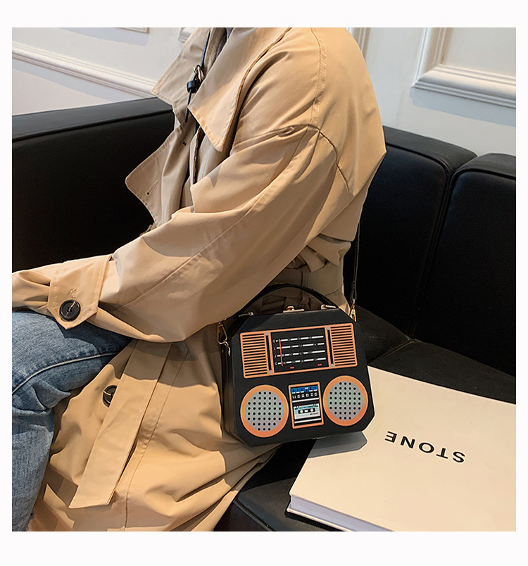 Niche design bag 2021 autumn and winter new trendy fashion allmatch messenger portable box small square bagpicture3