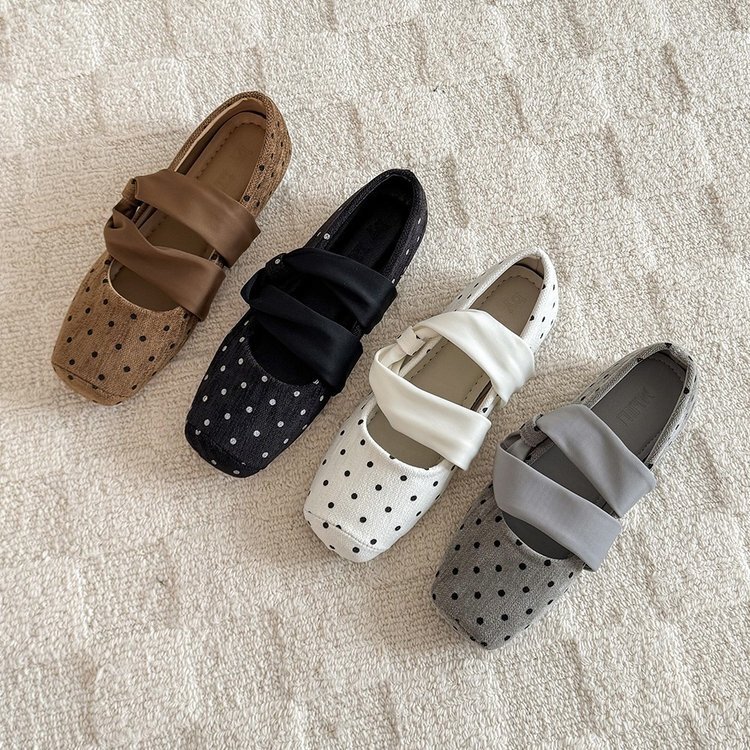 2026 Autumn New French Polka Dot Mary Jane Shoes Women's Square Toe Shallow Flats with Skirt Flat Heel Shoes 2026 Autumn New French Polka Dot Mary Jane Shoes Women's Square Toe Shallow Flats with Skirt Flat Heel Shoes