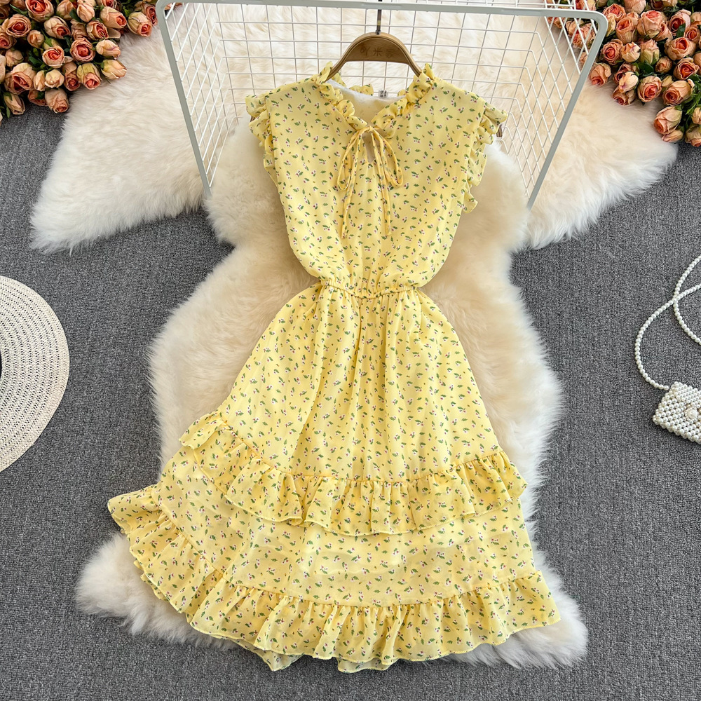 Summer long fitted brace with a round collar with bow sleevless