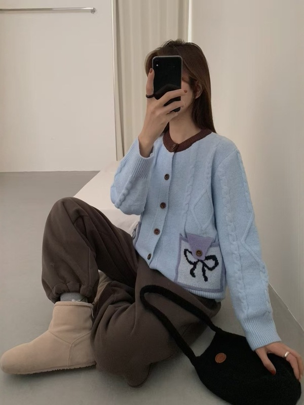 减龄蝴蝶结麻花毛衣撞色开衫女秋冬新款复古软糯慵懒风针织外套潮|undefined