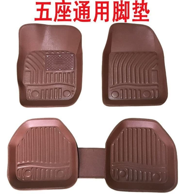 Car floor mats are suitable for all seasons, easy to clean, waterproof, and suitable for both sedans and hatchbacks