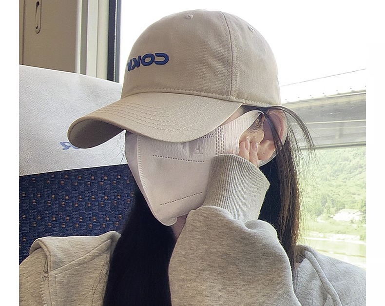 Cappellino da baseball personalizzato donna con ricamo e tesa_voghion.com