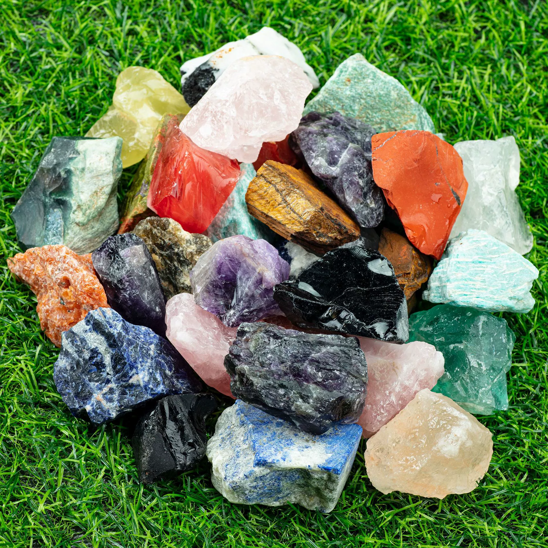 Натуральный аметист, протянув ароматный камень, размагничивание кристаллического минерального образца