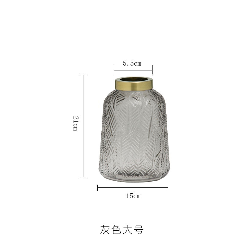 큰 회색 잎