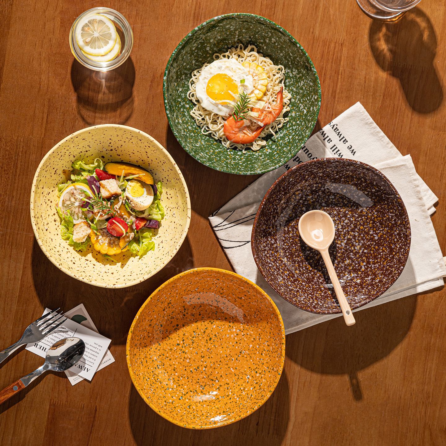 Bolos de mosalada de desayuno de postre de yogur de sopa doméstica de alto valor de superficie cubiertos de cerámica de bolos de fideos de bolos