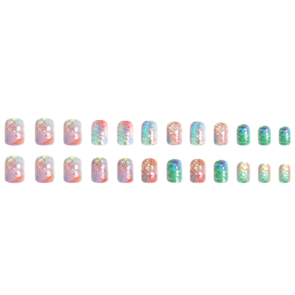 Comercio exterior 3D escamas de pescado fantasía de color de 24 piezas de vacaciones de verano uñas falsas gratuitas suministro directo transfronterizo