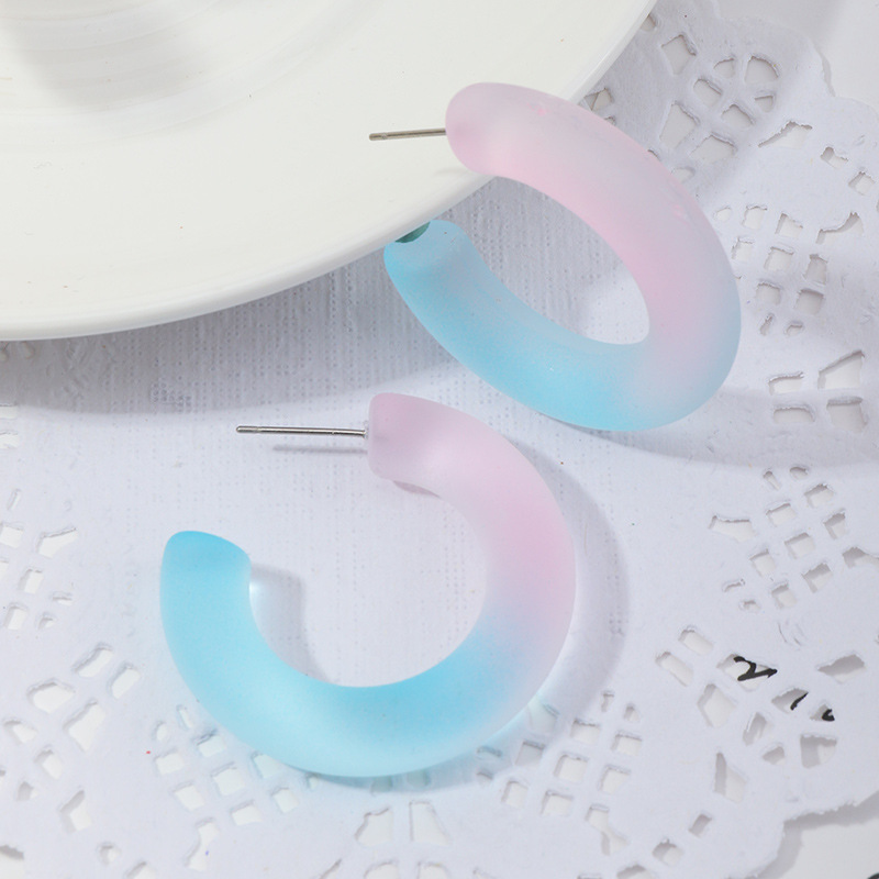 Fashion Gradient Color C-shaped Resin Earrings display picture 5