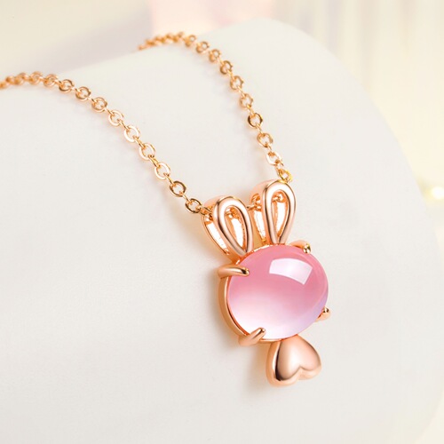 Elegant and cute rabbit pendant ring, earrings and jewelry set, natural imitation hibiscus rose quartz pendant chain