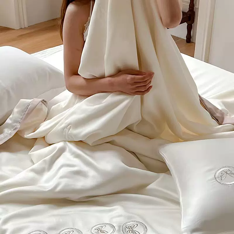 Легкая роскошь 80 Laisles Silk Лето было обнаженным и прохладным, Скользящий Маленький Летний Летний Холодный Двойной Двойной Кондиционер Bean Тонкий сердечник