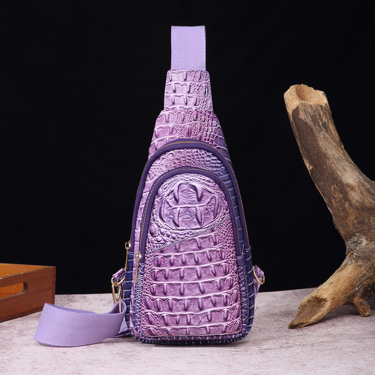 Retro Women's Chest Bag With Crocodile Pattern And Wide Strap_voghion.com