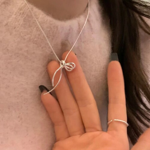 New Style Silver Ribbon Striped Bow Necklace Women's Ins Niche Design Gentle French Style Clavicle Chain