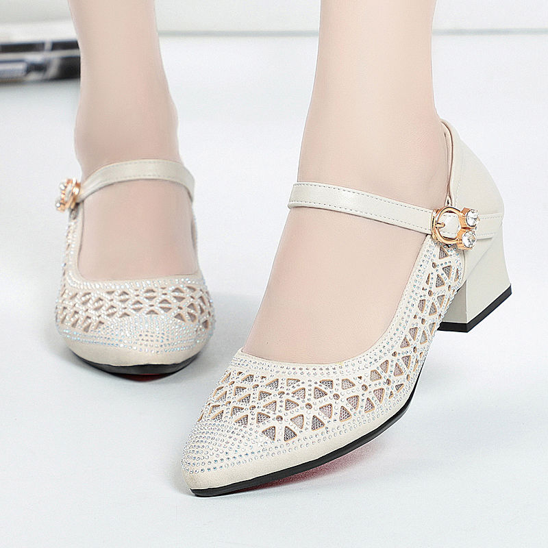 Sandalias de mujer 2026, nuevo modelo, sandalias de tacón alto, sandalias de malla, perforadas, transpirables, zapatos nuevos con suela blanda para mamá image 5