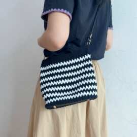 手工钩织包成品条纹撞色编织包斜跨手提两用女百搭时尚毛线钩织包