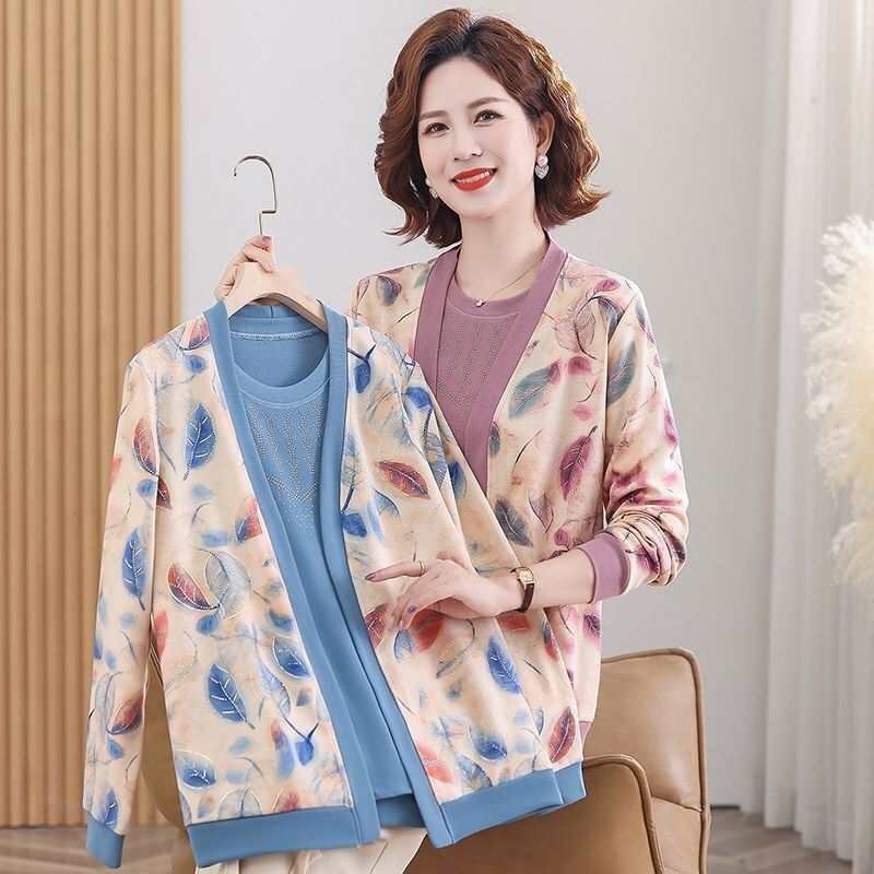 Middle-aged and elderly women's knitted cardigan two-piece set, new simple commuter style, round-neck knitwear for mothers, suitable for outerwear