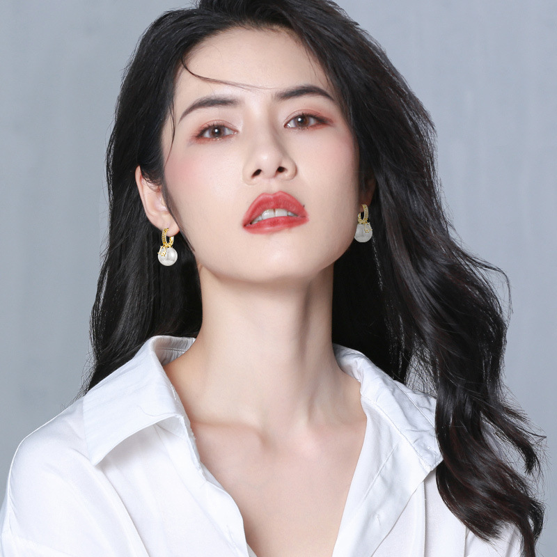 Neue vergoldete Farbe Simulation natürlicher Süßwasserperlen voller Diamantohrringe Ohrringe weiblicher Ohrschmuck_voghion.com