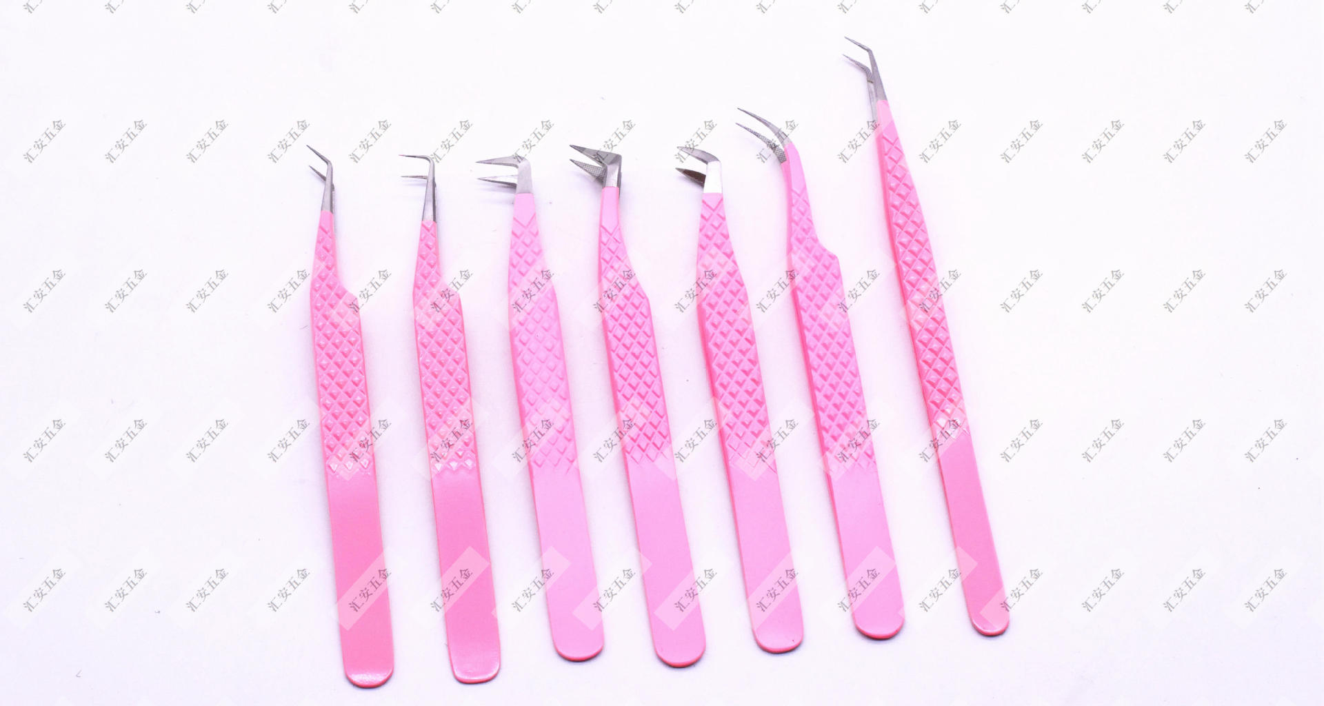 Factory supplies pink embossed fiber-tipped tweezers, fiber tips, high-precision serrated eyelash extension tweezers.