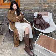 麂皮绣花加厚长款翻领风衣女秋季2025新款气质过膝大衣外套咖啡色