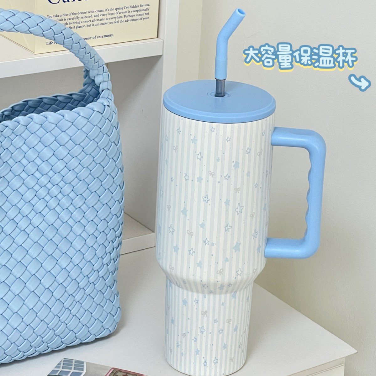Taza de hielo Big Mac de gran capacidad de paja de taza de aislamiento para niñas 2025 nueva taza de aislamiento de oficina de alto valor facial