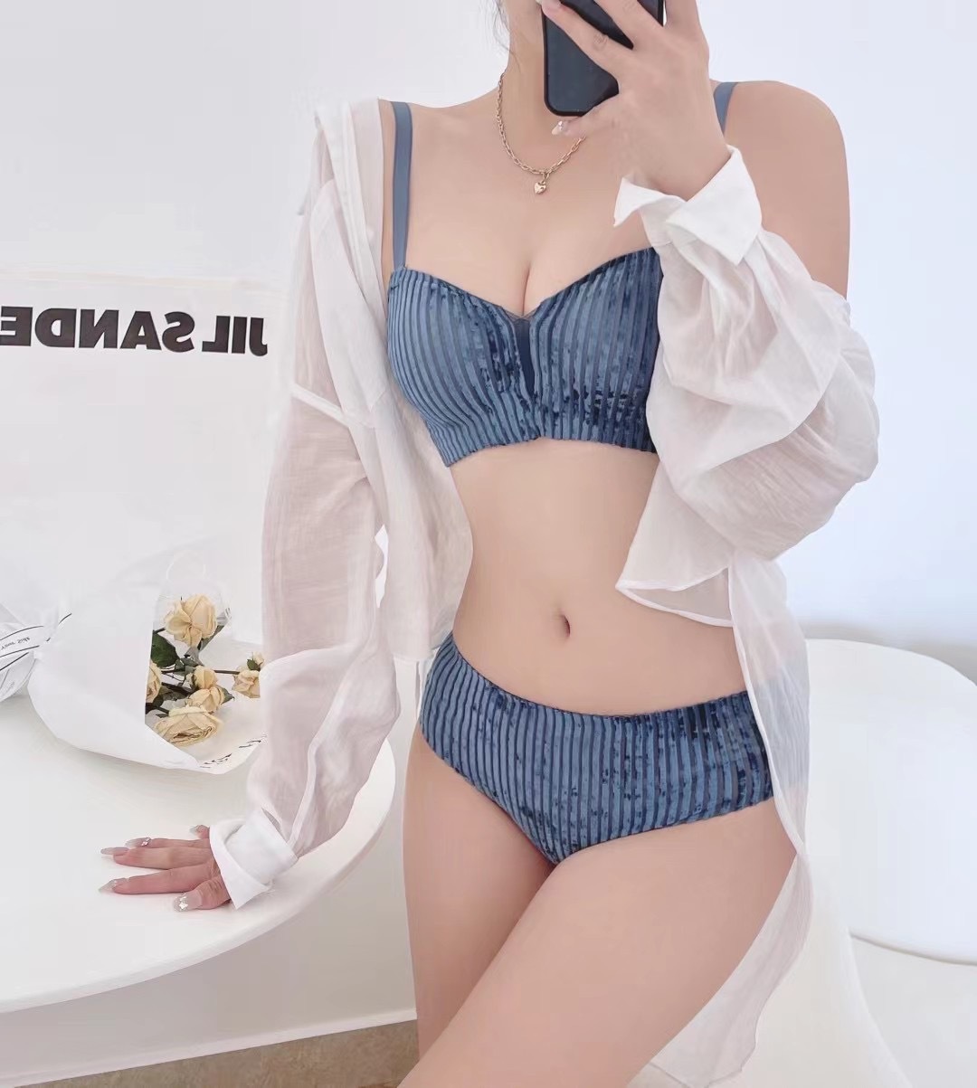 9907 terciopelo rojo de las mujeres elegantes año de nacimiento pequeño pecho push up ropa interior de las mujeres de soporte superior inalámbrico sujetador traje