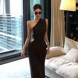 【原版有配饰】韩版气质御姐性感斜肩镂空收腰无袖连衣裙女2026夏