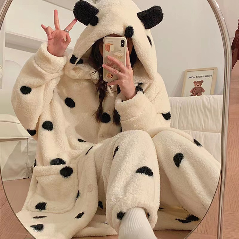 Cute Pajamas Women's Autumn and Winter Coral Fleece fleece-lined Thickened Flannel Bathrobe Hooded Nightgown suit Home Clothes Cute Pajamas Women's Autumn and Winter Coral Fleece fleece-lined Thickened Flannel Bathrobe Hooded Nightgown suit Home Clothes