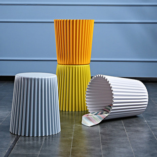 Nordic Creative Plastic Stool for Home Use, Thickened Living Room Plastic Small Stool, Solid Rubber Round Stool, Simple Makeup Dressing Stool
