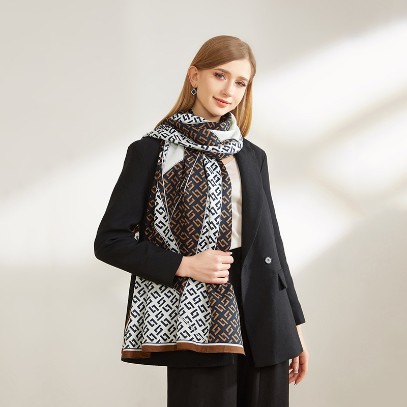 Foreign Trade Small L Letter Scarf Shawl Dual-Purpose Velvet Silk Scarf Women's High-End Fashion Twill Printed Scarf Autumn and Winter