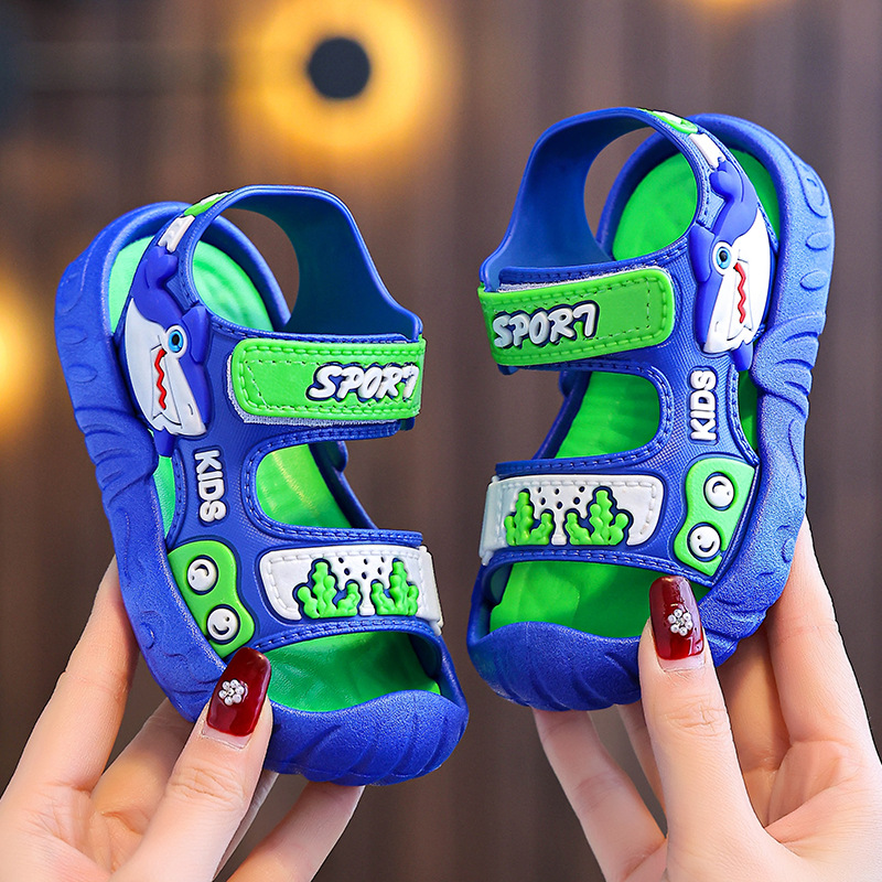 Sandalias para niños de verano 2025 zapatos de playa para niños mayores anti-derrapante para niños deportivos para bebé.