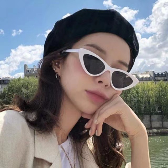 レトロ三角猫眼小顔サングラス女高級感インスタ黒小枠サングラス日焼け止めスタイリング写真撮影|undefined