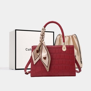 �tɫ����Ů�Y��б�����p��С�������2026�¿��������Y�����