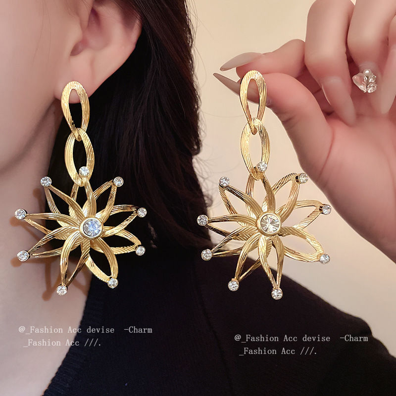 Pendientes de camelia de simulación de aguja de plata Pendientes elegantes retro francés Pendientes de todo fósforo de moda personalizada