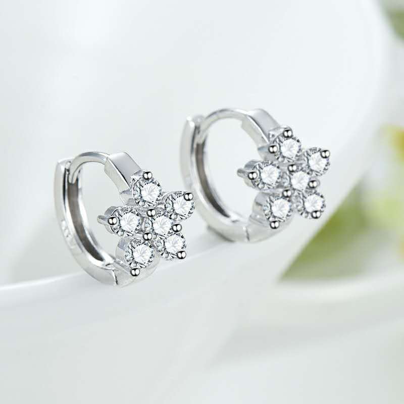 Transfronterizos de venta caliente de nieve zircon nicho de diseño de alta calidad super brillante orejas ligeras lujosas aretes de estilo retro
