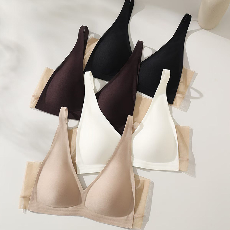 3373 # French-style deep V triangle cup bra for women with large busts, seamless, breathable, comfortable for sleep, and helps to reduce side breast bulges 3373 # French-style deep V triangle cup bra for women with large busts, seamless, breathable, comfortable for sleep, and helps to reduce side breast bulges