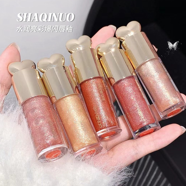 Moisturizing nail sequins