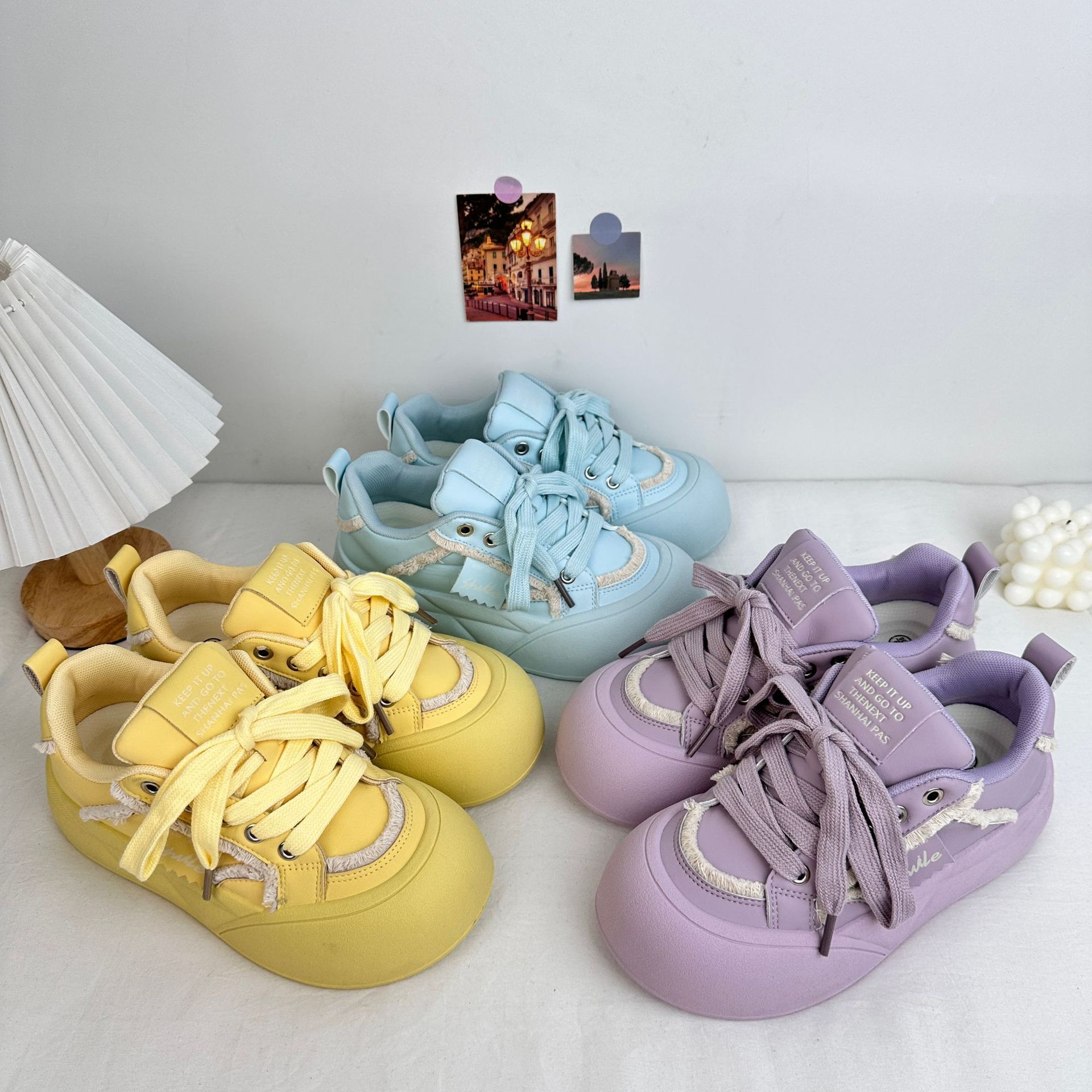 Yuanbo 2025 primavera nuevo estilo plataforma baja zapatos de tabla estudiantes zapatos de lona casuales deportivos zapatos de cabeza grande de todo fósforo
