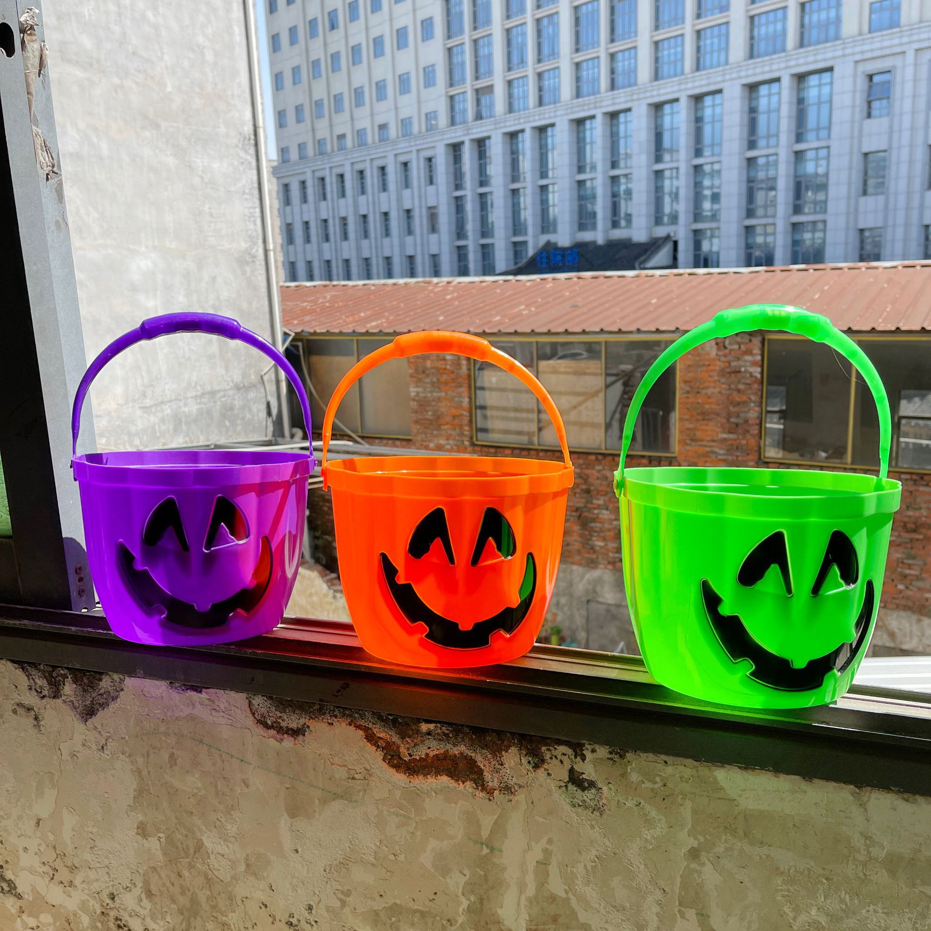 Halloween Large Pumpkin Bucket Luminous Portable Pumpkin Bucket Party Decoration Children's Portable Pumpkin Bucket Candy Jar