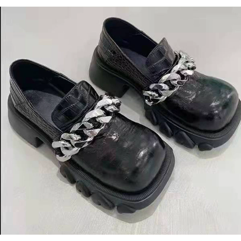 Женские лоферы Мэри Джейн с цепочкой и крокодиловым принтом, в студенческом стиле, на толстой подошве, новая коллекция весны и осени 2025 года.