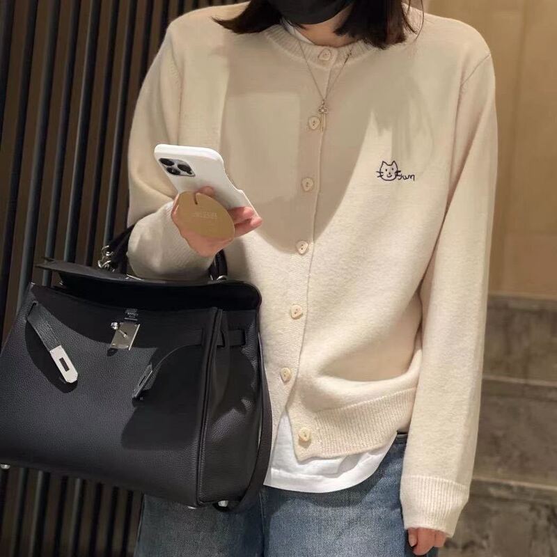 2025女秋季潮流针织衫新款刺绣小猫圆领排扣减龄开衫清新外搭宽松|undefined