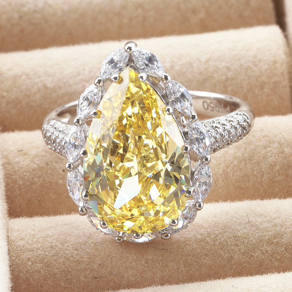 En forma de pera en forma de gota corte amarillo alto carbono diamante anillo de 6 quilates diamante grande Super Flash diamante artificial anillo femenino