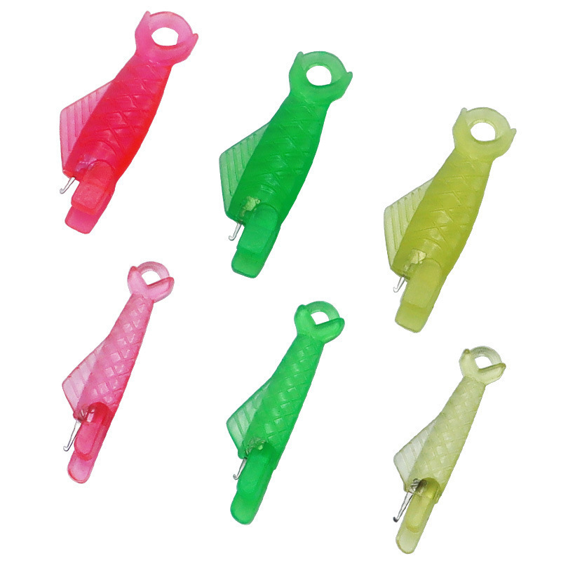 Pequeño tipo de pez plástico aguja perforadora aguja pieza de costura accesorios de costura DIY hilo perforador Gadget rápida